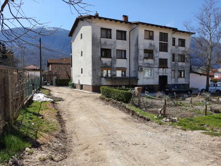 Urejanje javne poti med Stresovo ulico 11 in 9.