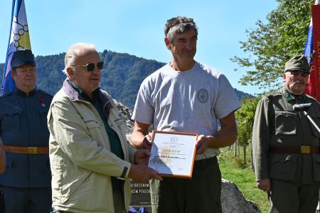 Člani društva Peski pa so ob tej priložnosti dr. Vasji Klavora podelili častno članstvo v društvu.