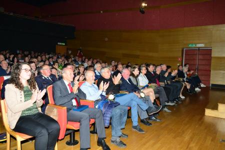 Kulturni dom Simona Gregorčiča Kobarid. 