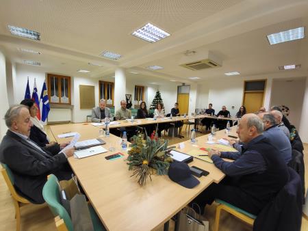  Vodil jo je najstarejši svetnik Pavel Sivec. 